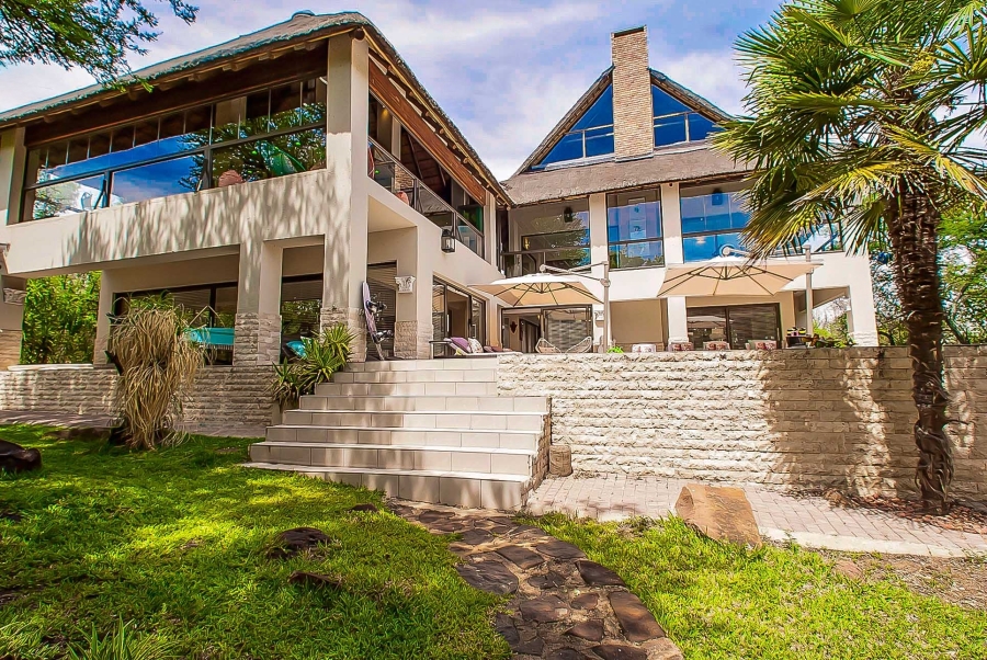4 Bedroom Property for Sale in Boschenvaal River Front Lodges Free State